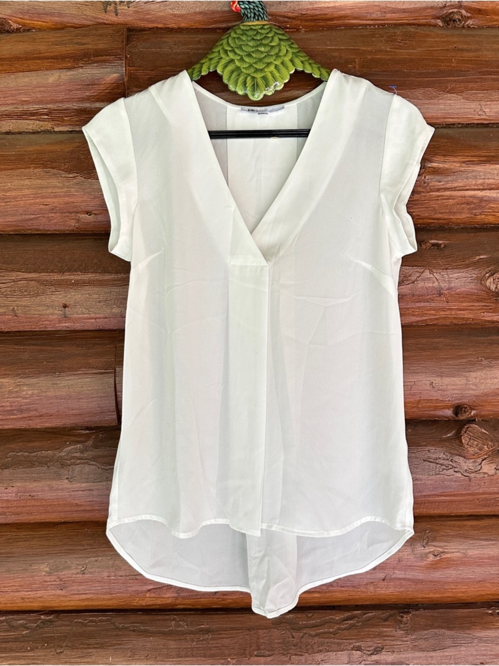 DR2 White V-Neck Cap Sleeve Blouse